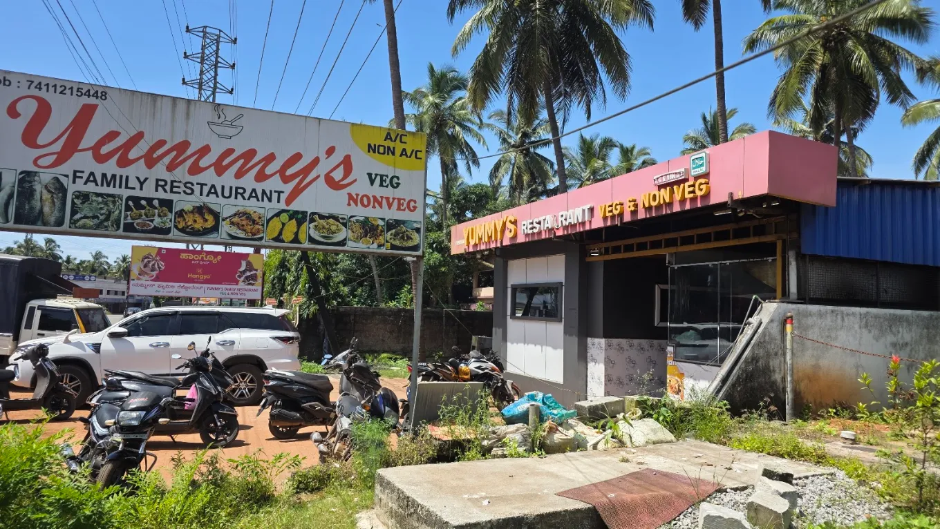 Yummy’s Restaurant